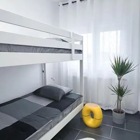 Comfy Stay In Modern 2-Bdr Apartment Near Downtown Esch-sur-Alzette Exterior photo