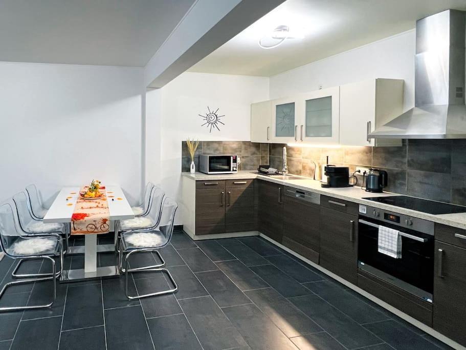 Apartment Comfy In Modern 2-bdr Near Downtown Esch-sur-Alzette